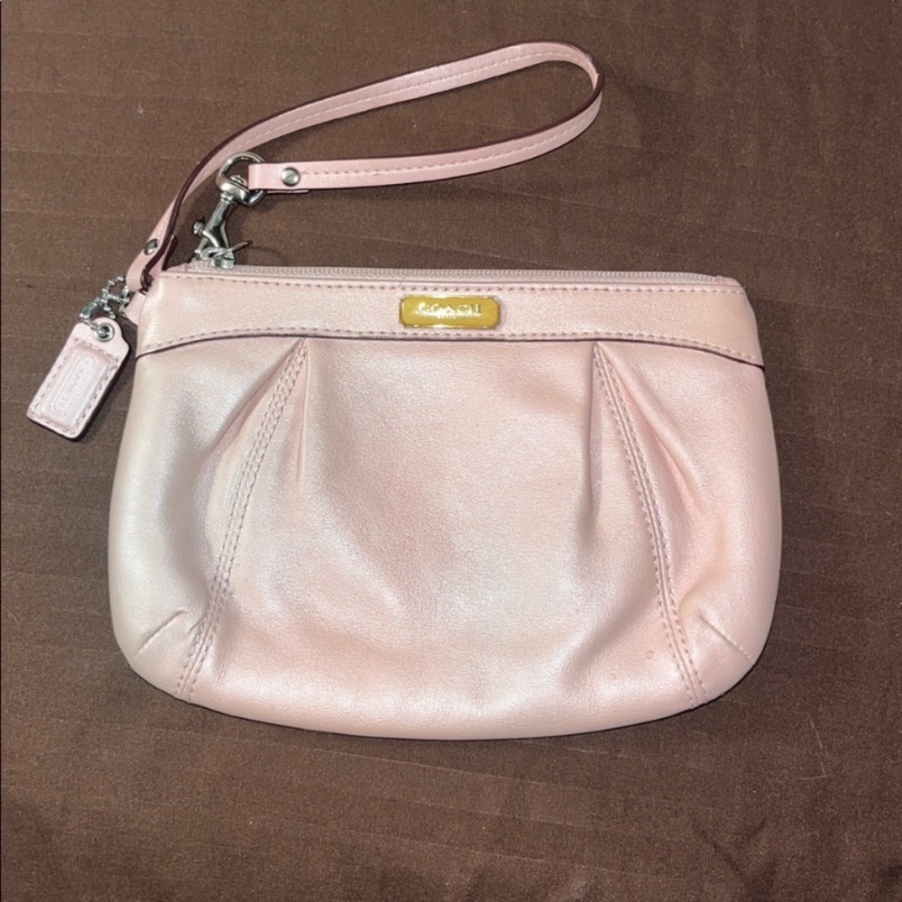 Coach Legacy vintage Blush Pink Leather Wristlet with Gold Logo Plaque - Picture 4 of 5